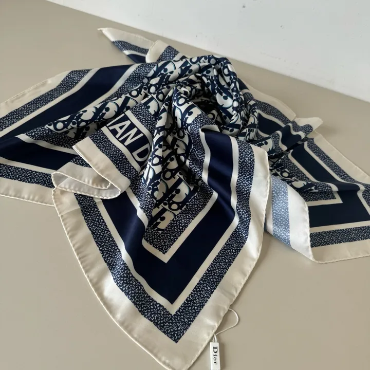 スーパーコピー ディオール マフラー