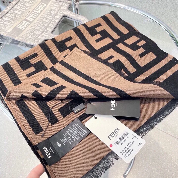 スーパーコピー フェンディ マフラー