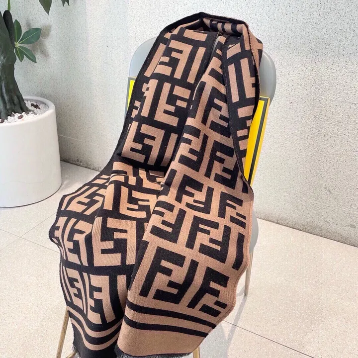 スーパーコピー フェンディ マフラー