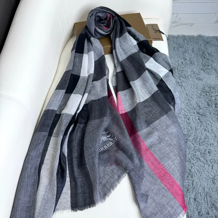 スーパーコピー バーバリー ス マフラー