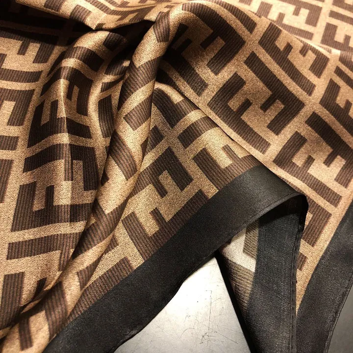 スーパーコピー フェンディ マフラー