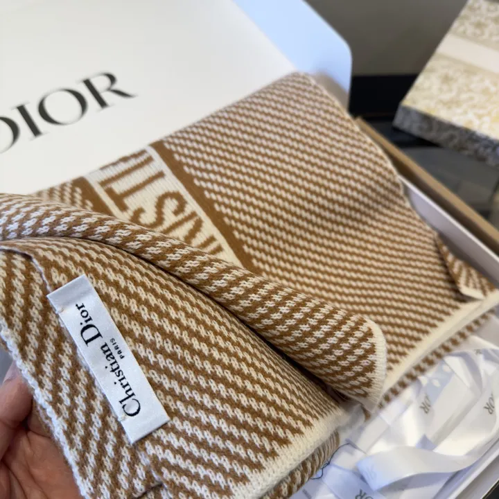 スーパーコピー ディオール マフラー