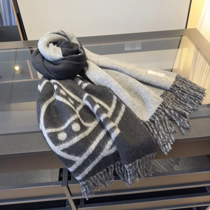 スーパーコピー ヴィヴィアン・ウエストウッド マフラー