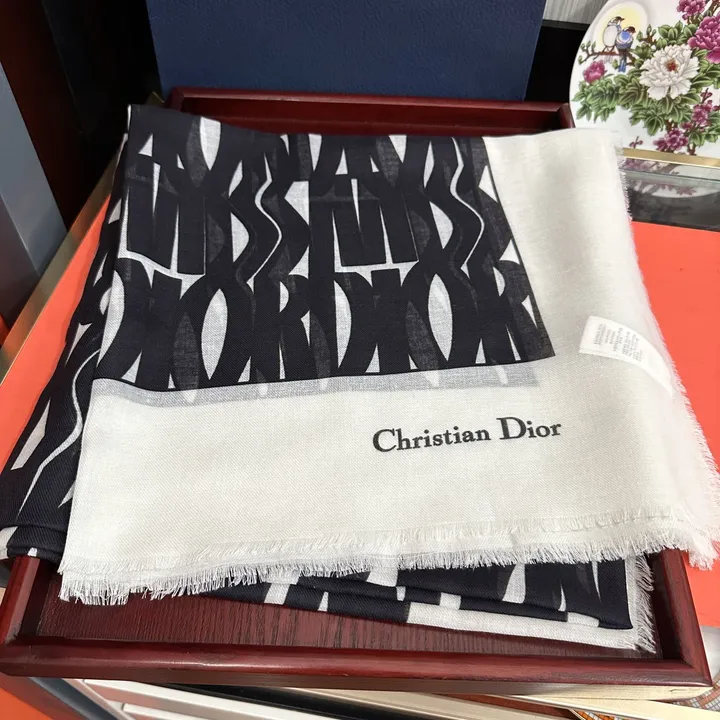 スーパーコピー ディオール マフラー