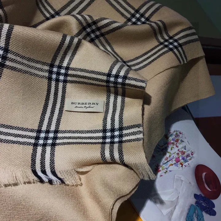 スーパーコピー バーバリー ス マフラー