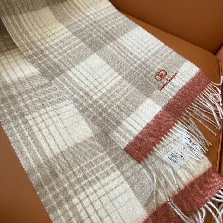 スーパーコピー フェラガモ マフラー