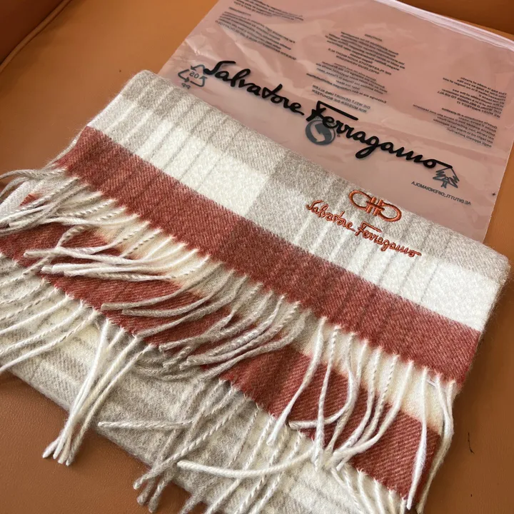 スーパーコピー フェラガモ マフラー