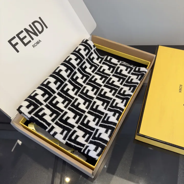 スーパーコピー フェンディ マフラー