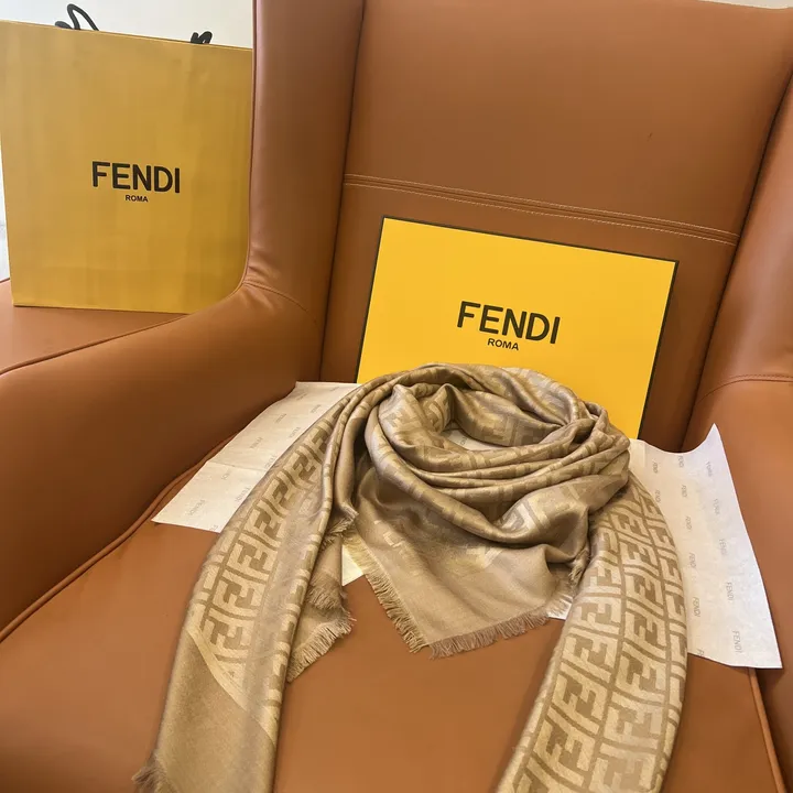 スーパーコピー フェンディ マフラー