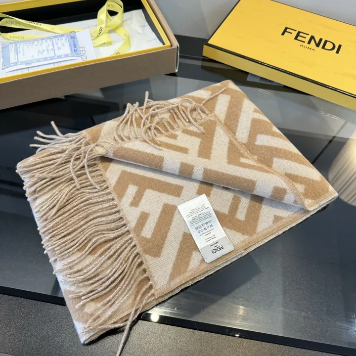 スーパーコピー フェンディ マフラー