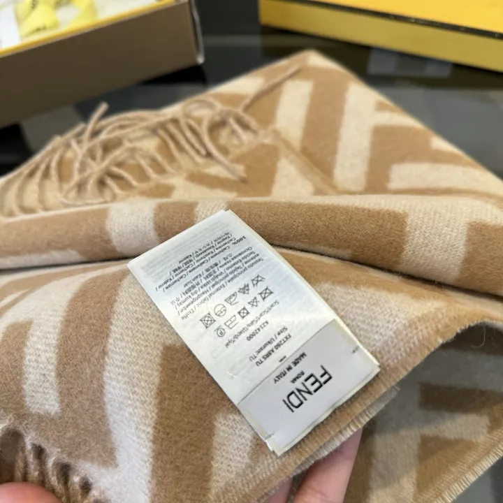 スーパーコピー フェンディ マフラー