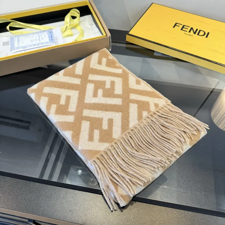 スーパーコピー フェンディ マフラー