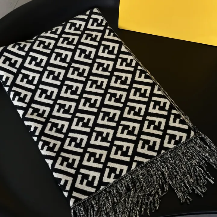 スーパーコピー フェンディ マフラー