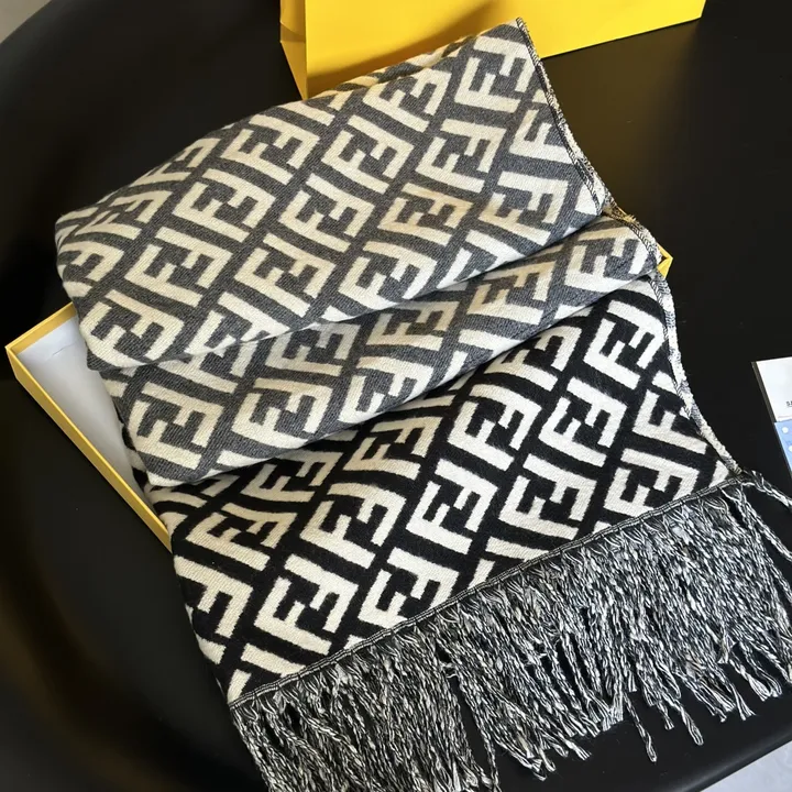 スーパーコピー フェンディ マフラー