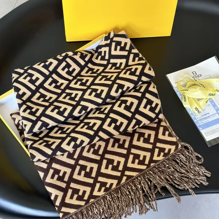 スーパーコピー フェンディ マフラー