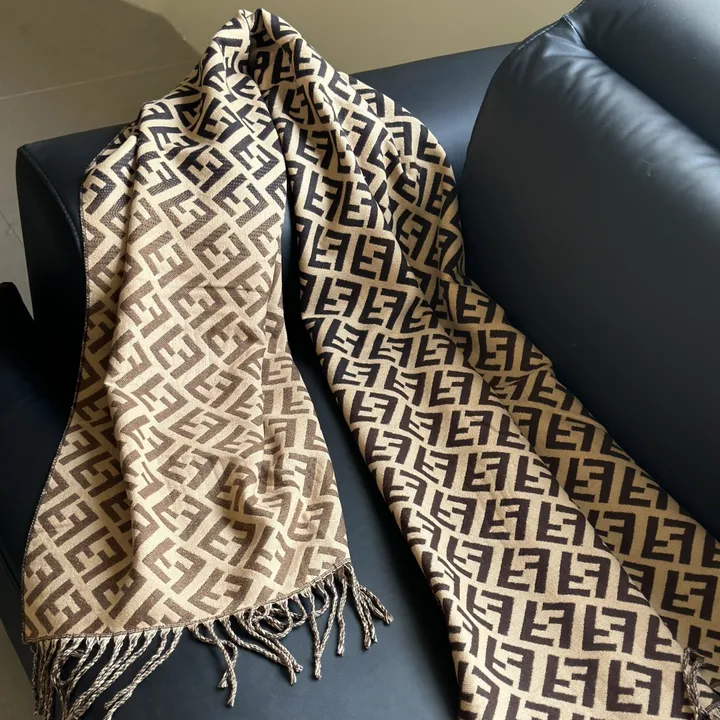 スーパーコピー フェンディ マフラー