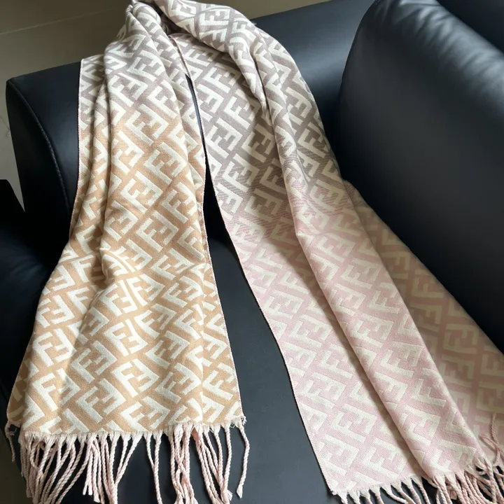 スーパーコピー フェンディ マフラー