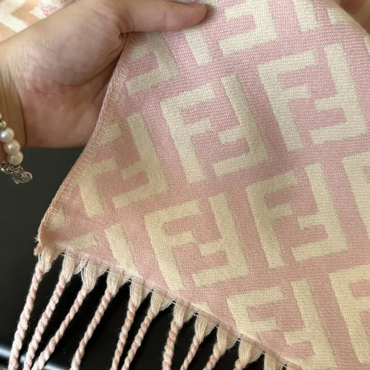 スーパーコピー フェンディ マフラー