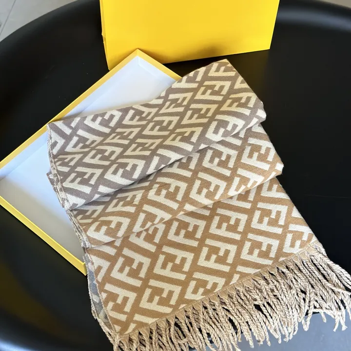 スーパーコピー フェンディ マフラー