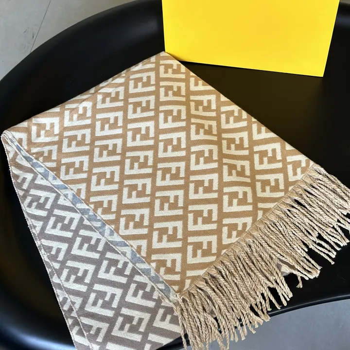 スーパーコピー フェンディ マフラー