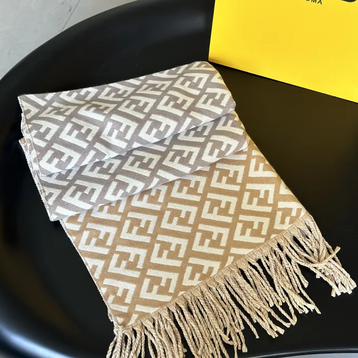 スーパーコピー フェンディ マフラー