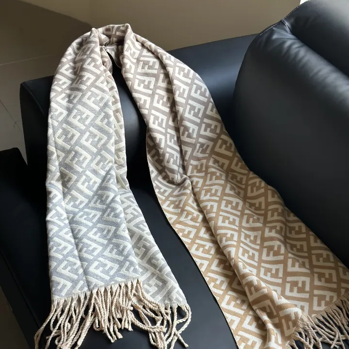 スーパーコピー フェンディ マフラー