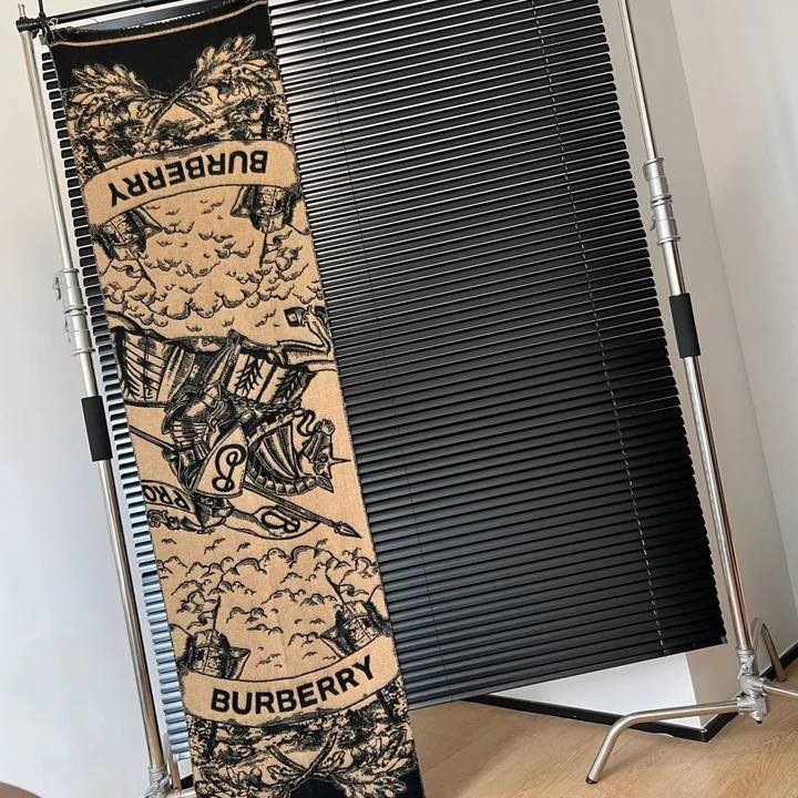 スーパーコピー バーバリー ス マフラー