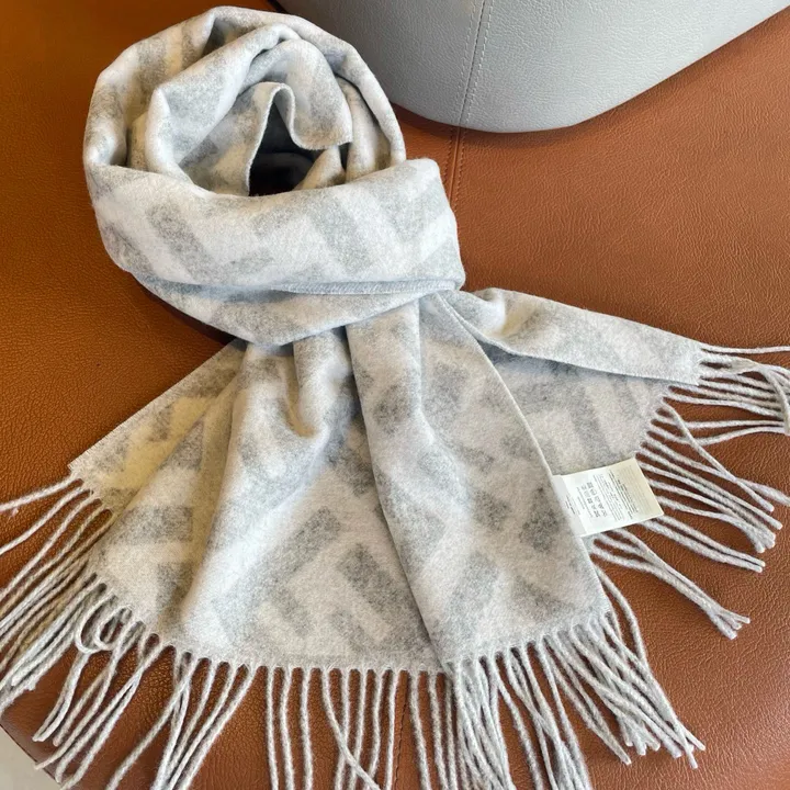 スーパーコピー フェンディ マフラー