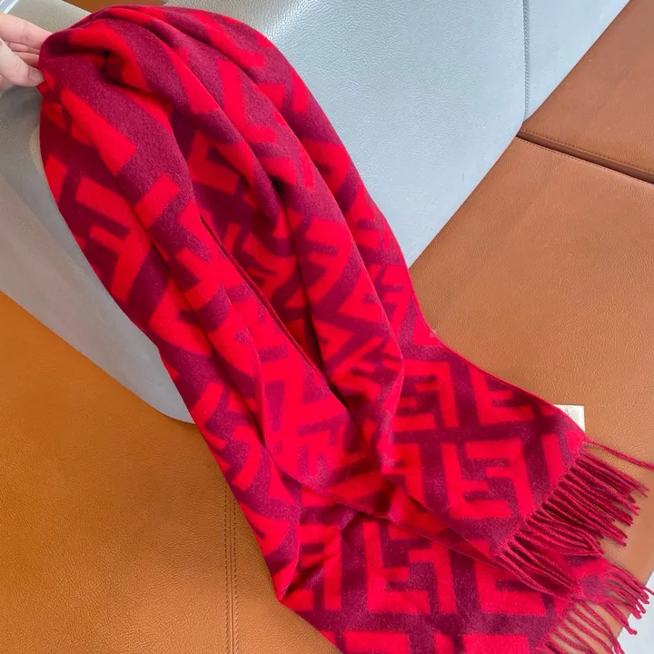 スーパーコピー フェンディ マフラー