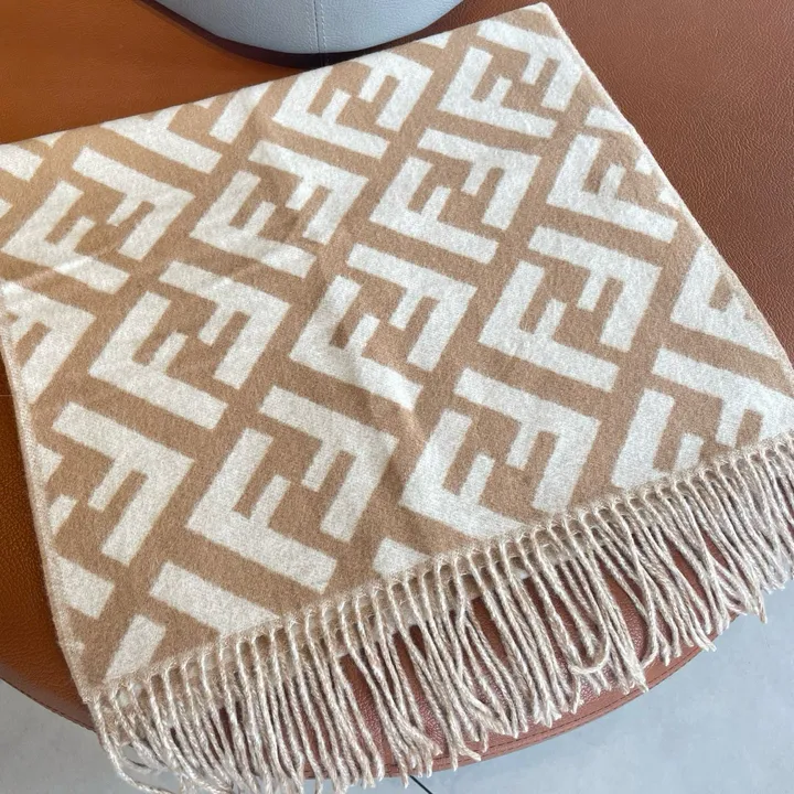 スーパーコピー フェンディ マフラー