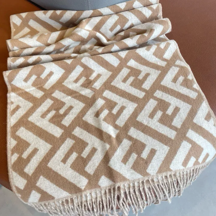 スーパーコピー フェンディ マフラー