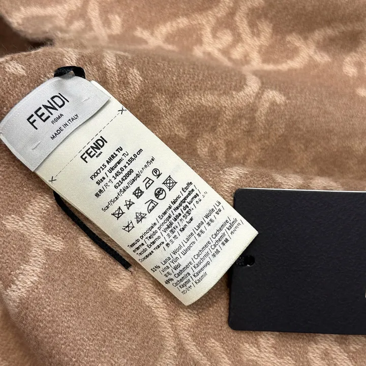 スーパーコピー フェンディ マフラー