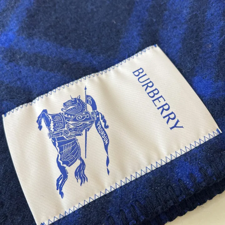 スーパーコピー バーバリー ス マフラー