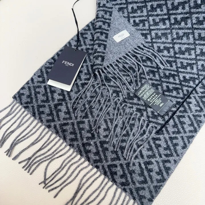 スーパーコピー フェンディ マフラー