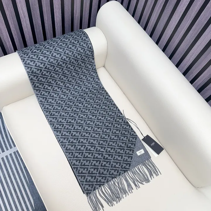 スーパーコピー フェンディ マフラー