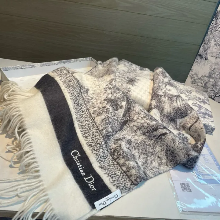 スーパーコピー ディオール マフラー