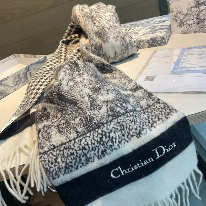 スーパーコピー ディオール マフラー