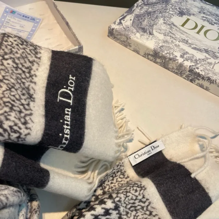 スーパーコピー ディオール マフラー