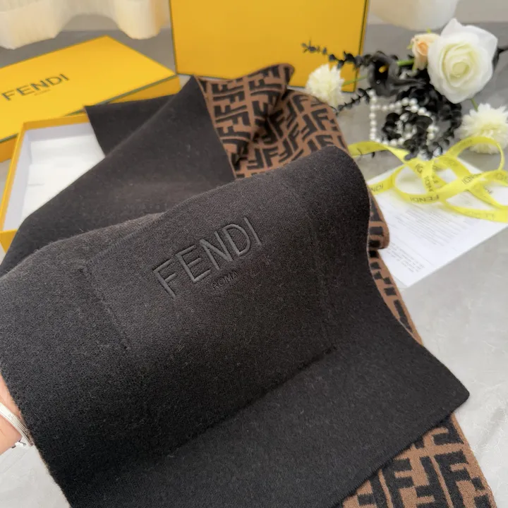 スーパーコピー フェンディ マフラー