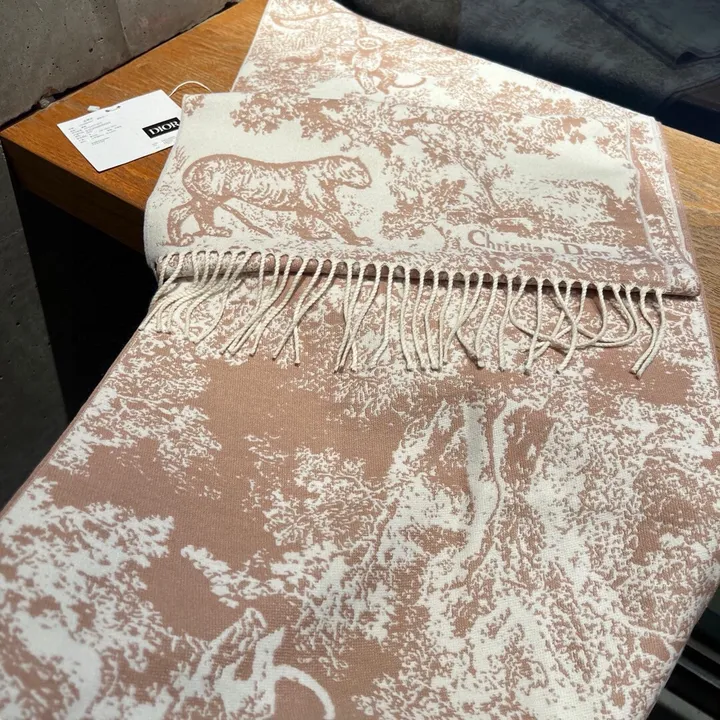 スーパーコピー ディオール マフラー