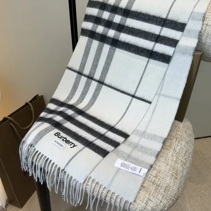 スーパーコピー バーバリー ス マフラー