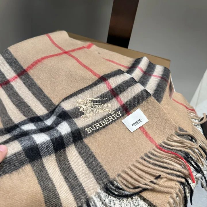 スーパーコピー バーバリー ス マフラー