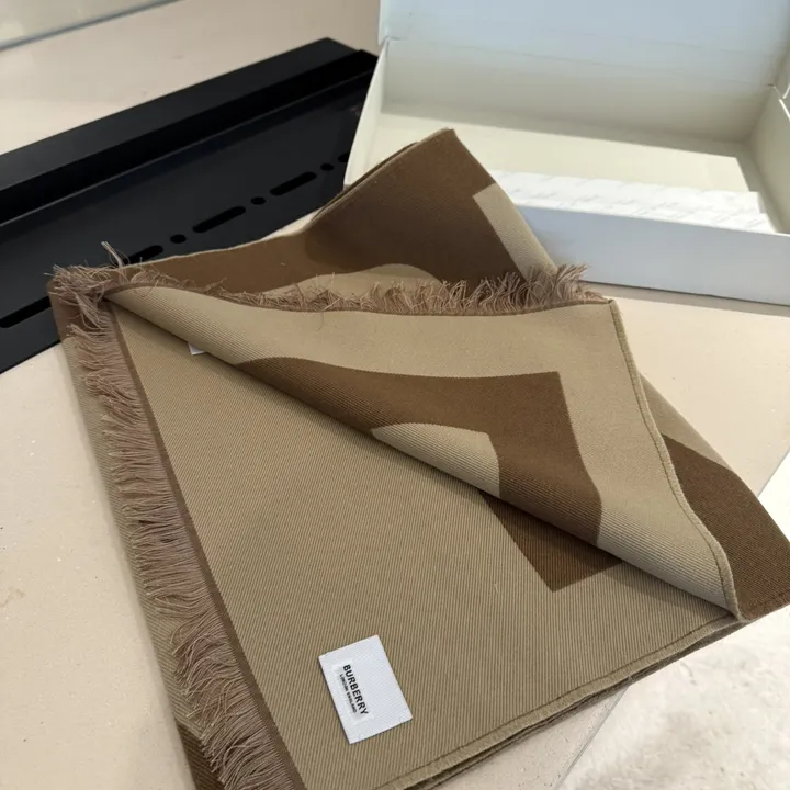 スーパーコピー バーバリー ス マフラー