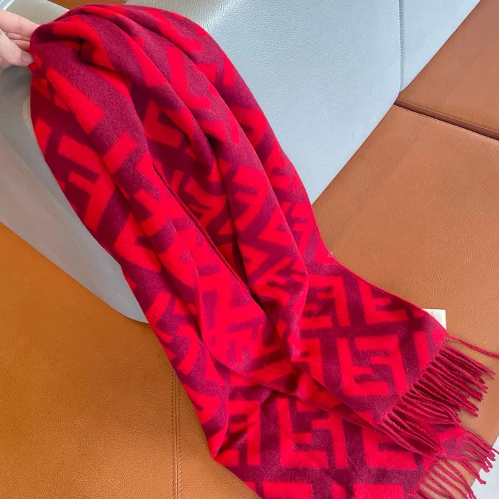 スーパーコピー フェンディ マフラー