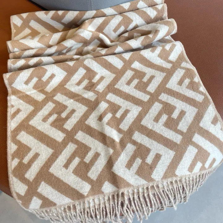 スーパーコピー フェンディ マフラー