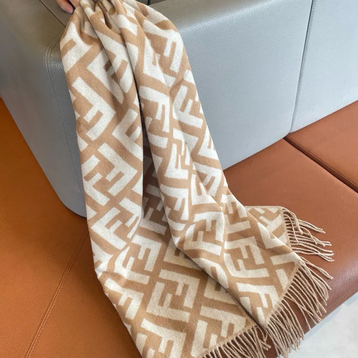 スーパーコピー フェンディ マフラー