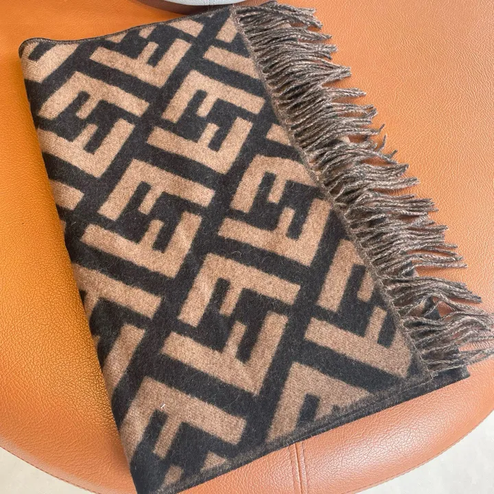 スーパーコピー フェンディ マフラー