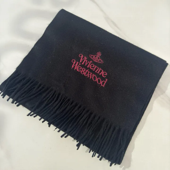 スーパーコピー ミュウミュウ マフラー