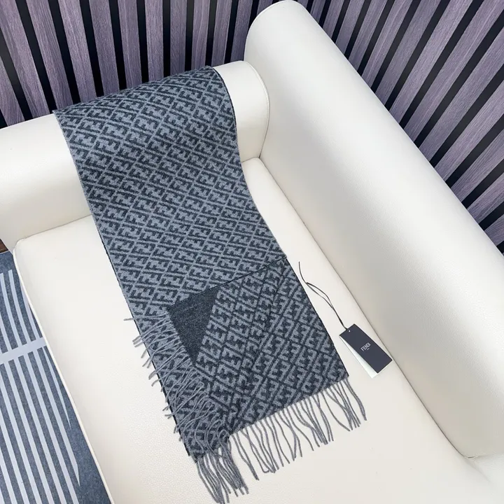 スーパーコピー フェンディ マフラー