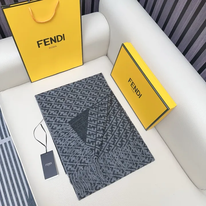 スーパーコピー フェンディ マフラー